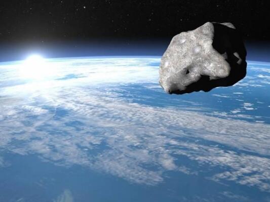 O asteroide maior tem cerca de 200 metros de diâmetro e estará a uma distância que é cerca de 11 vezes maior do que entre a Terra e a Lua. (Foto: Divulgação)