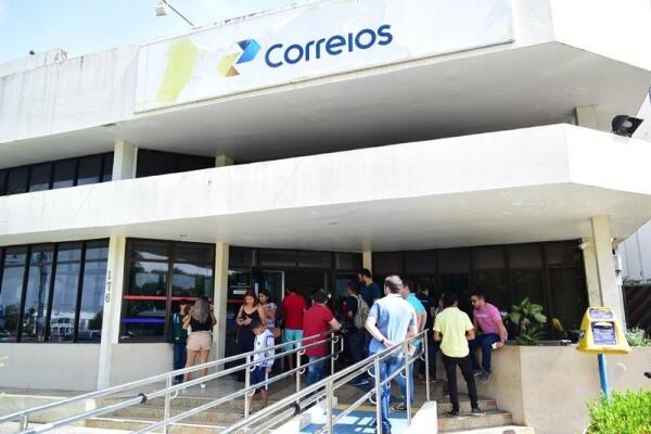 Para facilitar o trâmite, os Correios passaram a oferecer a possibilidade de depositar o valor diretamente na conta bancária dos candidatos (Foto: Diane Sampaio)