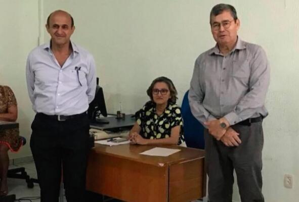 Rhomer de Souz, à esquerda, foi quem apresentou aos servidores o atual titular da Segad, Pedro Cerino, na época de sua nomeação (Fotos: Secom)