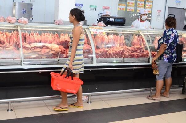 A temporada de chuvas durante o verão contribuiu para melhorar a oferta de boi para abate (Foto: Nilzete Franco/FolhaBV)
