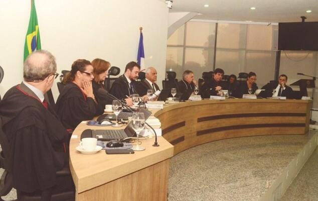 Magistrados foram empossados para compor pleno do Tribunal Regional Eleitoral de Roraima (Foto: Nilzete Franco/FolhaBV)