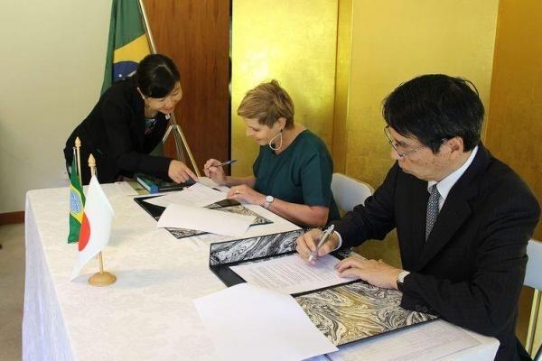 O termo de doação foi assinado em setembro de 2019 (Foto: Divulgação)
