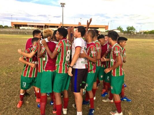 Jogos ocorrem no campo de futebol do IFRR-CBV (Foto: Bennison de Santana/Folha BV )