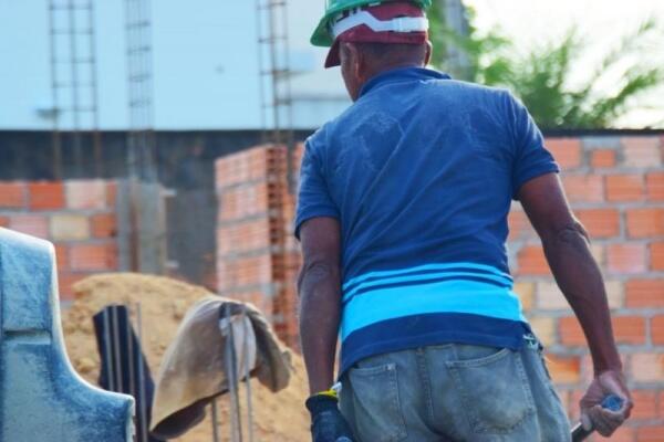 Conforme o MPT, uma das condições constatadas nas inspeções é a não utilização de equipamento de proteção individual (Foto: Diane Sampaio/FolhaBV)