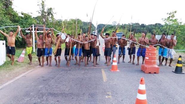 Os índios Kinja já fizeram a reposição da corrente na br -174 apesar do aumento da segurança (Foto: Reporter Am)