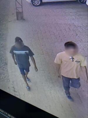 Dois elementos entraram armados na fábrica, o terceiro estava no Corsa Classic de cor prata, como piloto de fuga (Foto: Divulgação)