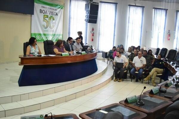 A Audiência ocorreu na Câmara Municipal de Boa Vista (Foto: Diane Sampaio/FolhaBV)