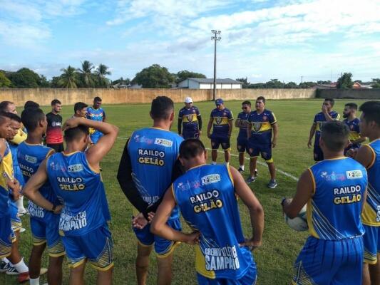 Treinador está à frente do clube desde janeiro (Foto: Divulgação)
