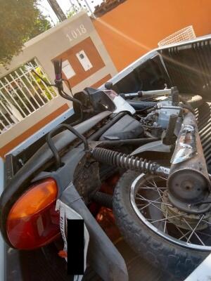 A motocicleta era pilotada pelo adolescente e tinha sido furtada pelo mais velho (Foto: Divulgação/PMRR)