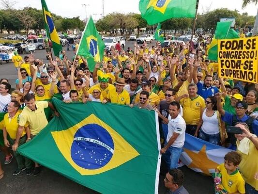 O público estimado por alguns dos presentes era de 200 pessoas apesar de a Polícia Militar não ter feito a contagem (Foto: Deilson Bolsonaro)