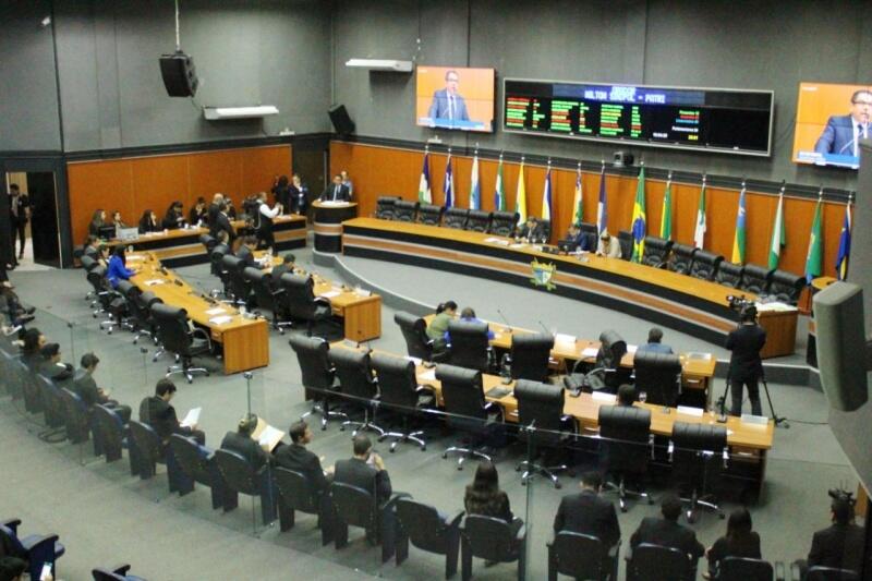 Deputados querem retorno das atividades (Foto: Arquivo FolhaBV) Deputados querem retorno das atividades (Foto: Arquivo FolhaBV)