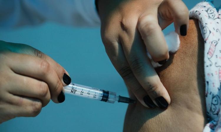 Atualmente, a vacina tríplice viral é produzida pela Fiocruz. (Foto:AgênciaBrasil)