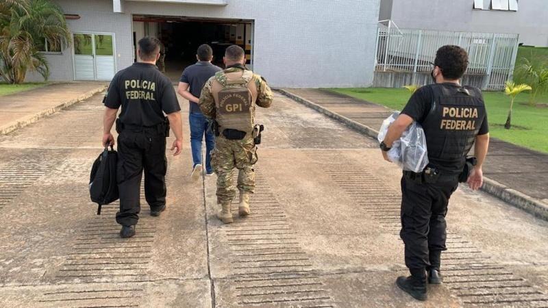 Agentes penais foram presos durante operação Alésia (Foto: PFRR)