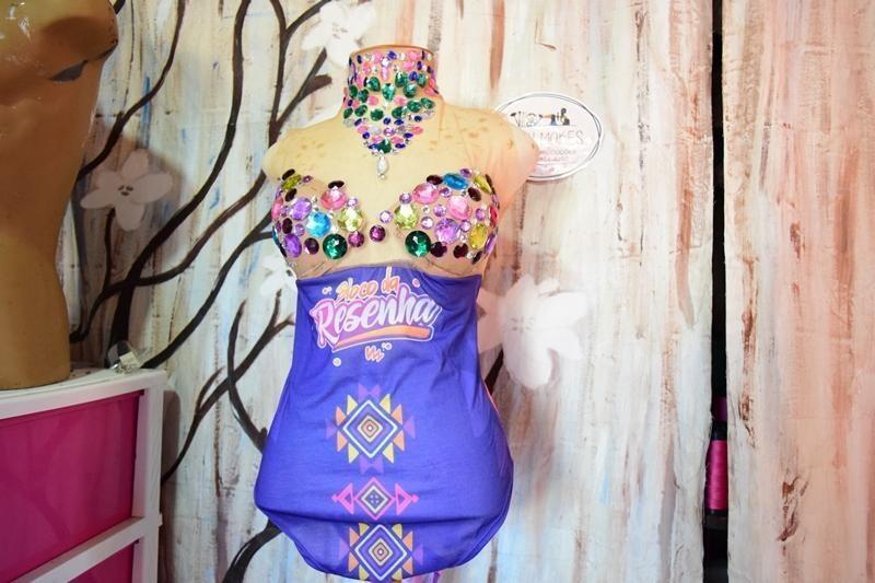 Ela atuava com cerca de 300 customizações de abadás por bloco (Foto: Foto Arquivo FolhaBV)