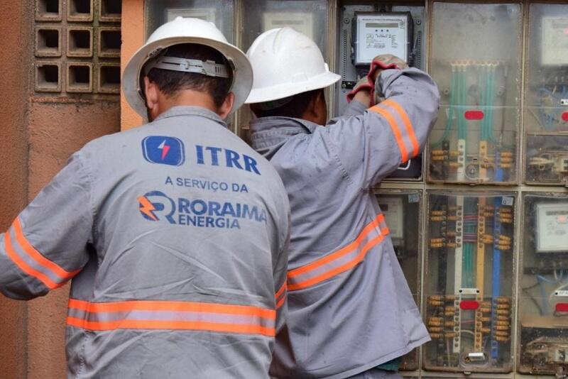 A prática de corte de energia em fins de semana (sexta, sábado e domingo), feriados ou vésperas de feriados é contra a lei federal nº 14.015/2020