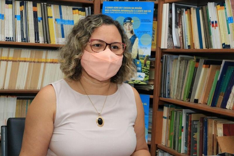 A Diretora do IBGE-RR, Ângela Patrícia Lima, diz que as pessoas devem se inscrever para os munícipios onde vivem (Foto: Nilzete Franco/FolhaBV)