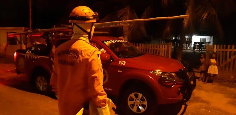 Corpo de Bombeiros foi acionado (Foto: Nilzete Franco/FolhaBV) Corpo de Bombeiros foi acionado (Foto: Nilzete Franco/FolhaBV)