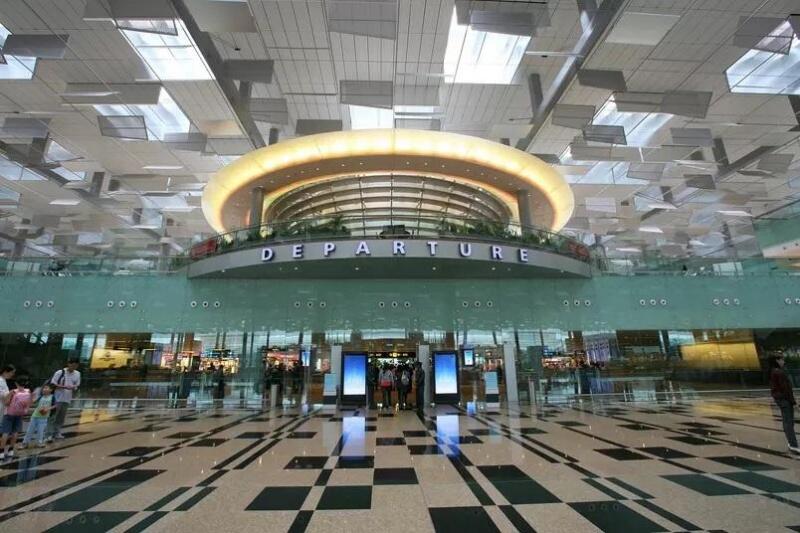 O aeroporto de Changi, em Singapura, foi eleito nos últimos oito anos o melhor do mundo pelo ranking Skytrax, considerado o "Oscar" da aviação (Foto:Divulgação)