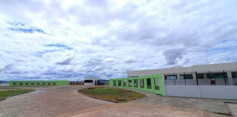 As inscrições devem ser realizadas pela internet, e, para os interessados que não tiverem acesso a esta, o campus disponibilizou espaço com computadores ligados à web.