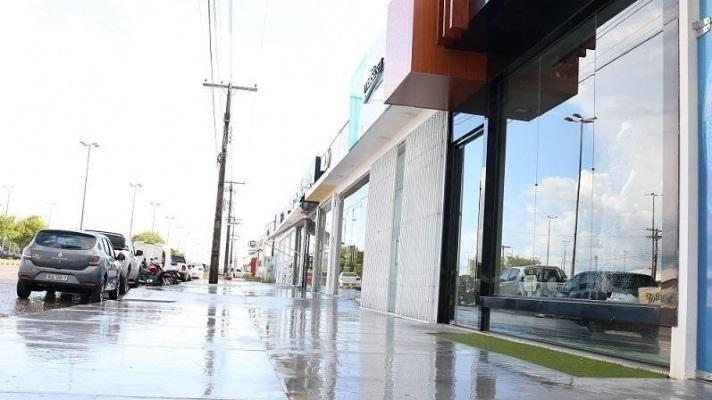Segundo o decreto, apenas as empresas de alimentos, higiene, saúde e deliverys poderão funcionar nesses dias (Foto: Nilzete Franco/FolhaBV)