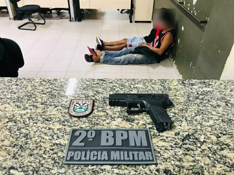 Os criminosos foram conduzidos ao distrito policial, onde o delegado plantonista analisou o caso e tomará as medidas cabíveis (Foto: Aldênio Soares) Os criminosos foram conduzidos ao distrito policial, onde o delegado plantonista analisou o caso e tomará as medidas cabíveis (Foto: Aldênio Soares)