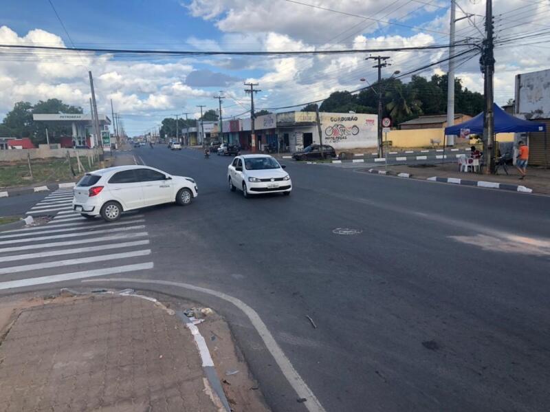 A Prefeitura negou que o cruzamento esteja sem sinalização (Foto: Diane Sampaio/FolhaBV)