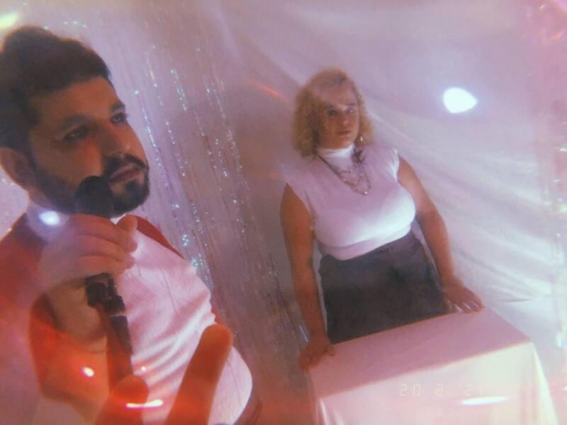 Quem tiver interesse em assistir o evento deve buscar o canal “Molusco” no YouTube (Foto: Reprodução/Molusco)