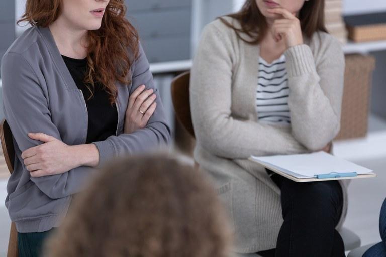 Muitas mulheres que sofrem agressão física ou psicológica precisam urgentemente de ajuda para não correrem risco (Foto: Divulgação)