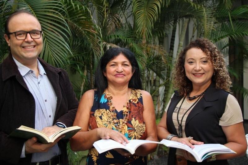 A obra ilustra, de forma significativa o compartilhamento de saberes e fazeres dos professores e pesquisadores (Foto: Divulgação)