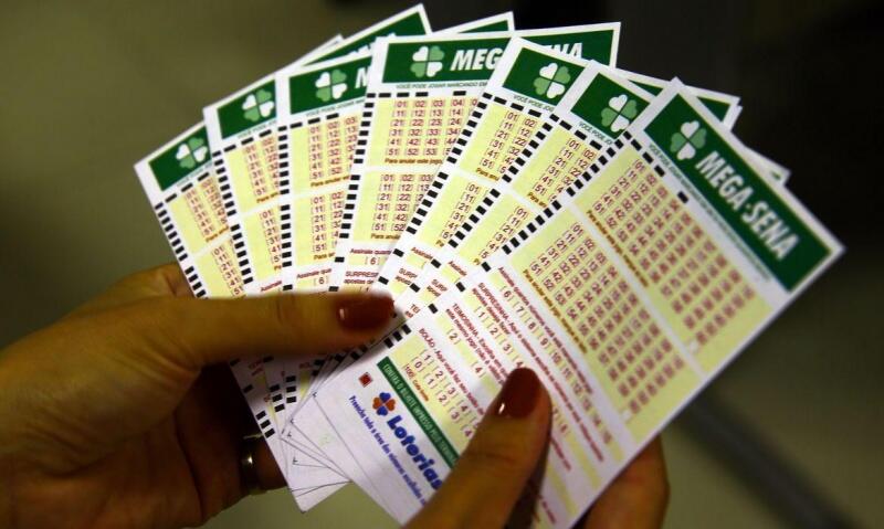 Para o próximo concurso, na quarta-feira (31), o prêmio previsto é R$ 2,5 milhões (Foto: Marcelo Casal/Agência Brasil)