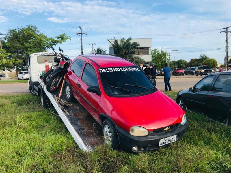 A Polícia informou ainda que é o segundo roubo de carro com as mesmas características (Foto: Aldenio Soares)