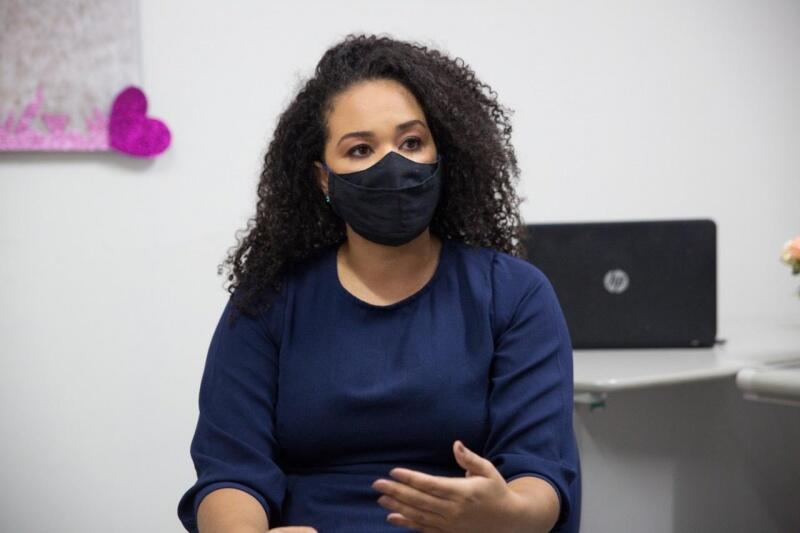 A coordenadora do CHAME, Francene D’Aguiar, explica que a plataforma possibilitará um atendimento mais humanizado (Foto: Supcom ALERR)