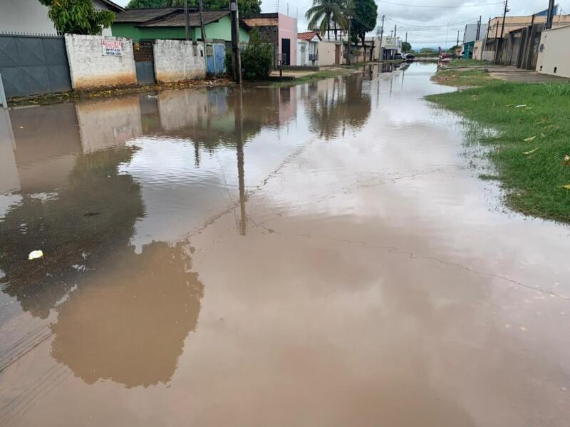 As chuvas prejudicaram os moradores do bairro São Pedro (Foto: Diane Sampaio/FolhaBV)