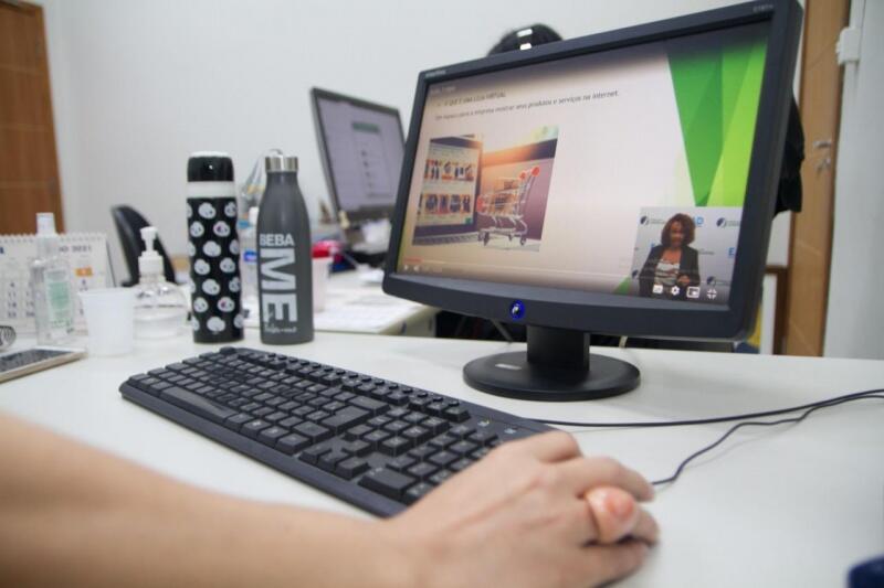 Na expectativa para o início das aulas, a secretária comenta que espera encontrar uma metodologia de ensino acessível e atraente (Foto: Divulgação)