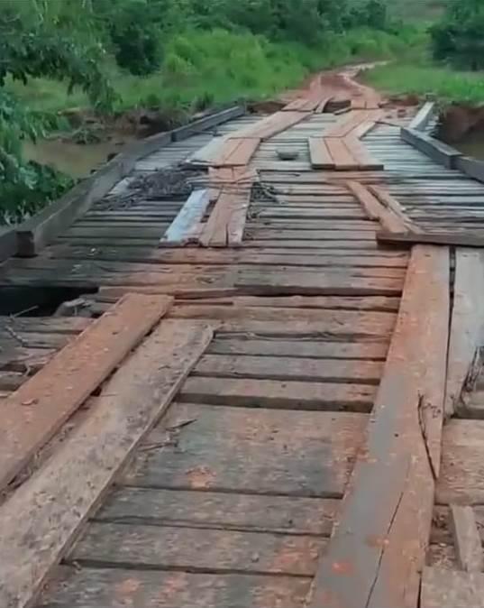 A ponte da vicinal 7 está em situação precária (Foto: Reprodução)