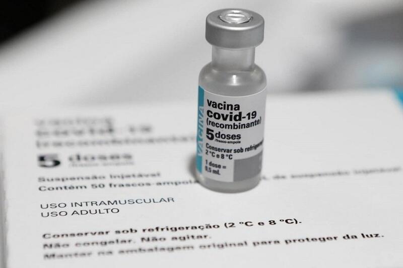 O farmacêutico precisa ter habilidade em aplicação de injetáveis para participar da campanha de vacinação (Foto: Hélia Scheppa/Fotos Públicas)