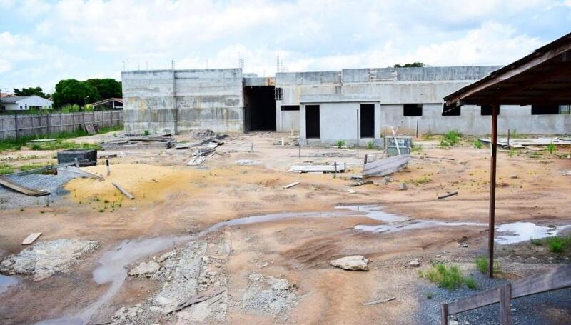 Uma nova empresa vai assumir a construção (Foto: Nilzete Franco/FolhaBV) Uma nova empresa vai assumir a construção (Foto: Nilzete Franco/FolhaBV)