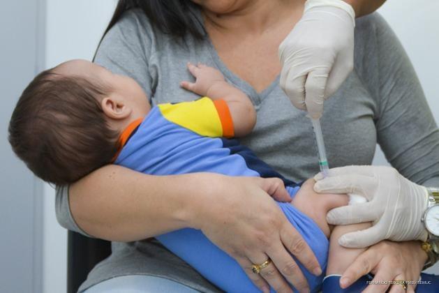 As vacinas estão disponíveis nas unidades básicas de saúde que não atendem casos exclusivos da Covid (Foto: Semuc-PMBV)