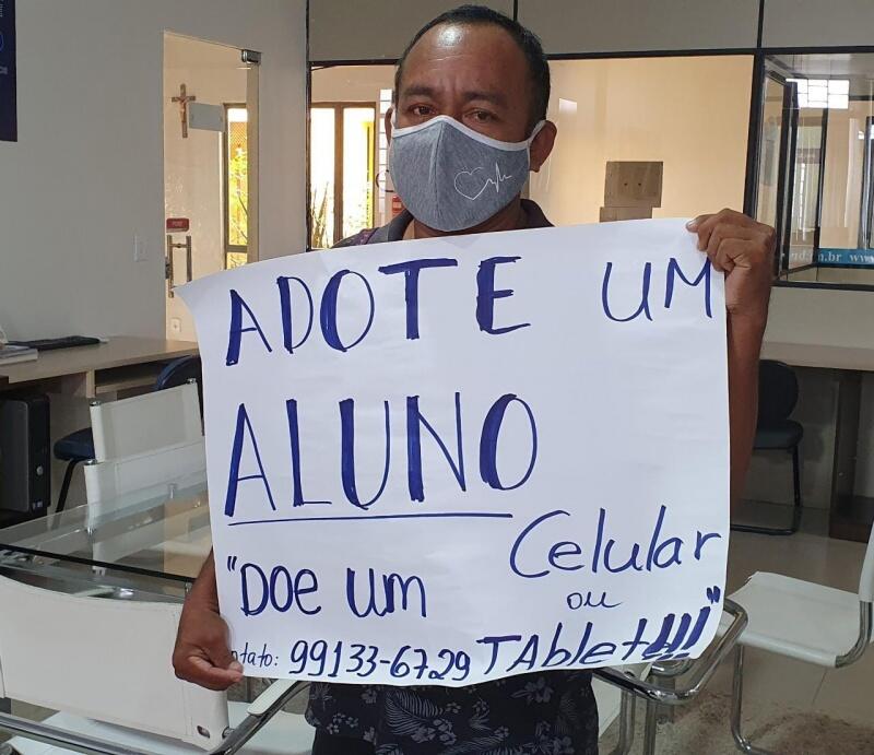 Os interessados em colaborar com a doação de aparelhos podem entrar em contato com Lu Pedro pelo número 991336729 (Foto: Raisa Carvalho/FolhaBV) Os interessados em colaborar com a doação de aparelhos podem entrar em contato com Lu Pedro pelo número 991336729 (Foto: Raisa Carvalho/FolhaBV)