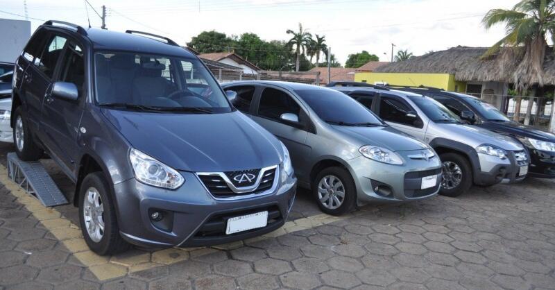 Consórcio e financiamentos são utilizados por grande parcela da população para compra de carros e imóveis (Foto: Diane Sampaio/FolhaBV)