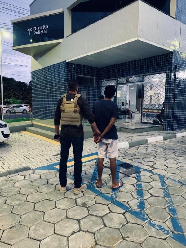 A prisão dele foi formalizada no 2º DP e, posteriormente o homem foi entregue à DICAP (Foto: Divulgação)
