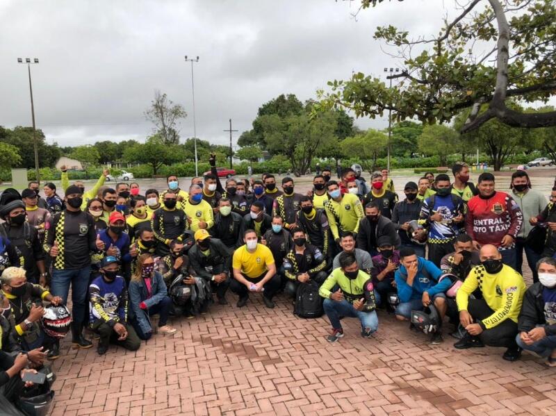 O deputado participou na manhã desta terça-feira, 1º, de uma manifestação juntamente com mototaxistas (Foto: Divulgação)