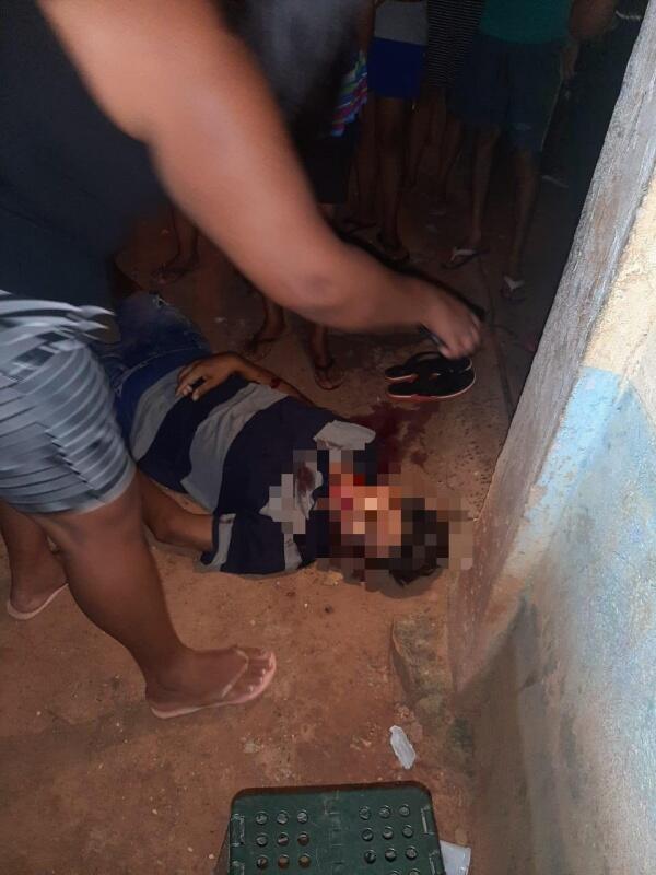 Homem morreu na frente de casa (Foto: Reprodução)