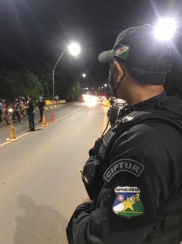 Foram abordados mais de 30 veículos  e 15 motocicletas (FOTO: Divulgação)