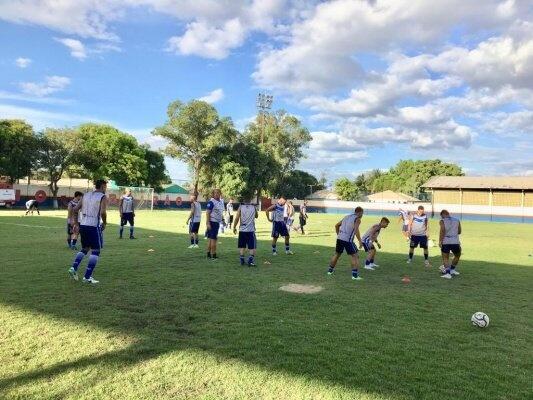 Somente 12% dos atletas de futebol no Brasil recebem salários acima de R$5.001 (Foto: Arquivo FolhaBV)