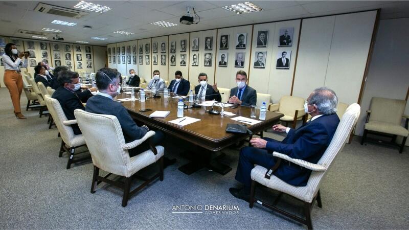 Reunião ocorreu nesta segunda-feira, em Brasília (Foto: Ascom Antonio Denarium)