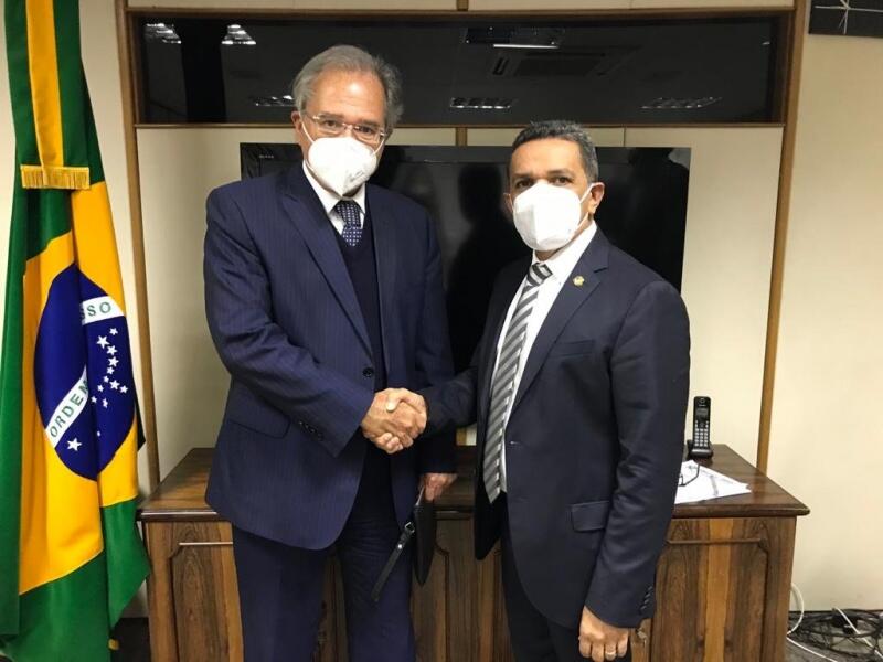 O senador Mecias de Jesus (Republicanos-RR), acompanhando pelo governador Antonio Denarium (sem partido), se reuniu nesta segunda-feira (05), em Brasília, com o ministro da Economia, Paulo Guedes (Foto: Divulgação)
