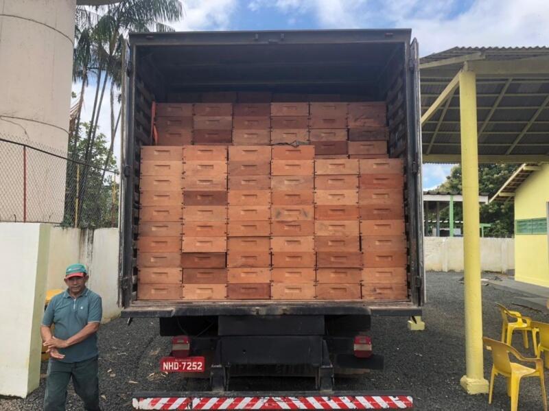  Este investimento feito na apicultura também movimenta outros setores, como o da indústria, pois as caixas-colmeia são fabricadas por fornecedores locais (Foto: Divulgação)
