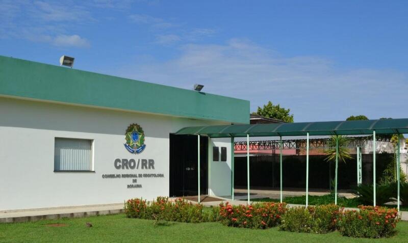 Uma das atribuições do CRO é fiscalizar o exercício da profissão