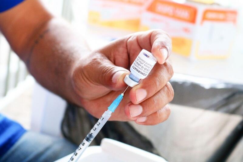 Até o momento, intervalo entre as doses da Astrazeneca e Pfizer continuam de 90 dias. (Foto: Diane Sampaio)